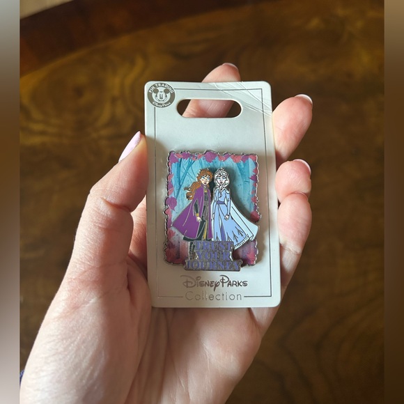 NWT Frozen 2 Official Trading Pin - Picture 4 of 5